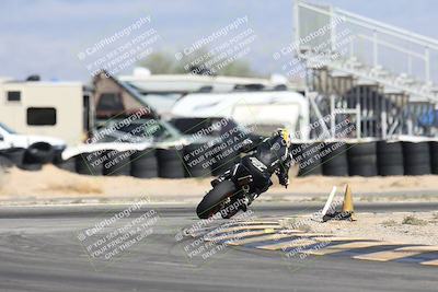 media/Nov-16-2025-Race Pace (Sun) [[8c5fa54630]]/Non Verified Riders (1st 20 Minutes)/4-Turn 16 (1116am)/